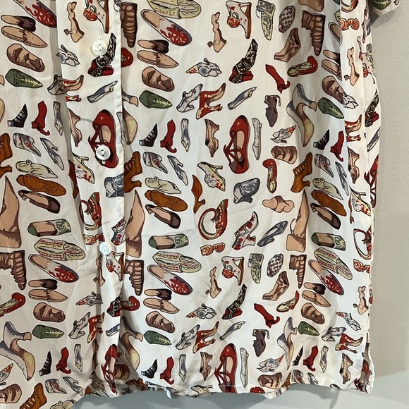 Vintage - silk, button down short sleeve shirt, shoe print - Picture 3 of 8